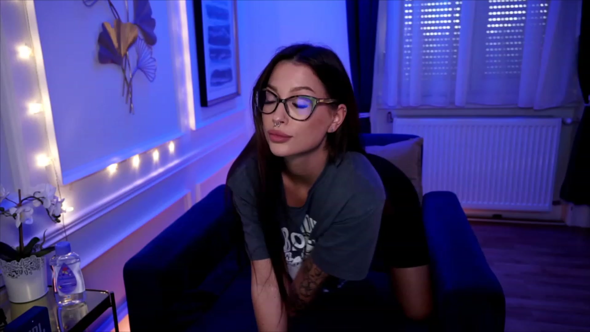 Gallery image thumbnail from blueexstacey's myfreecams stream on, 06/20/2023, 18:10 image 13 of 20