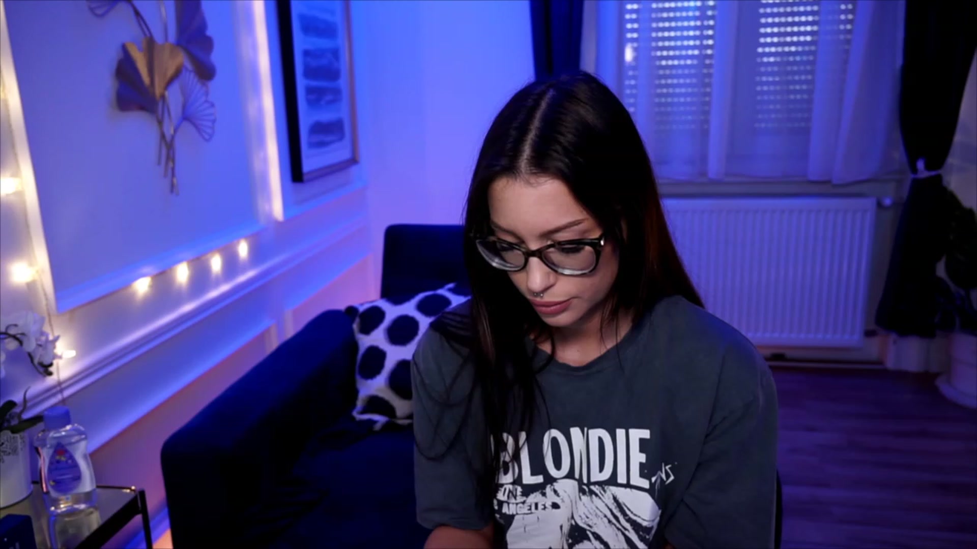 Gallery image thumbnail from blueexstacey's myfreecams stream on, 06/20/2023, 18:10 image 19 of 20