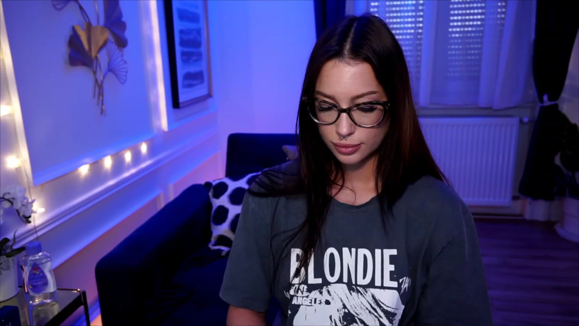 Gallery image thumbnail from blueexstacey's myfreecams stream on, 06/20/2023, 18:10 image 20 of 20