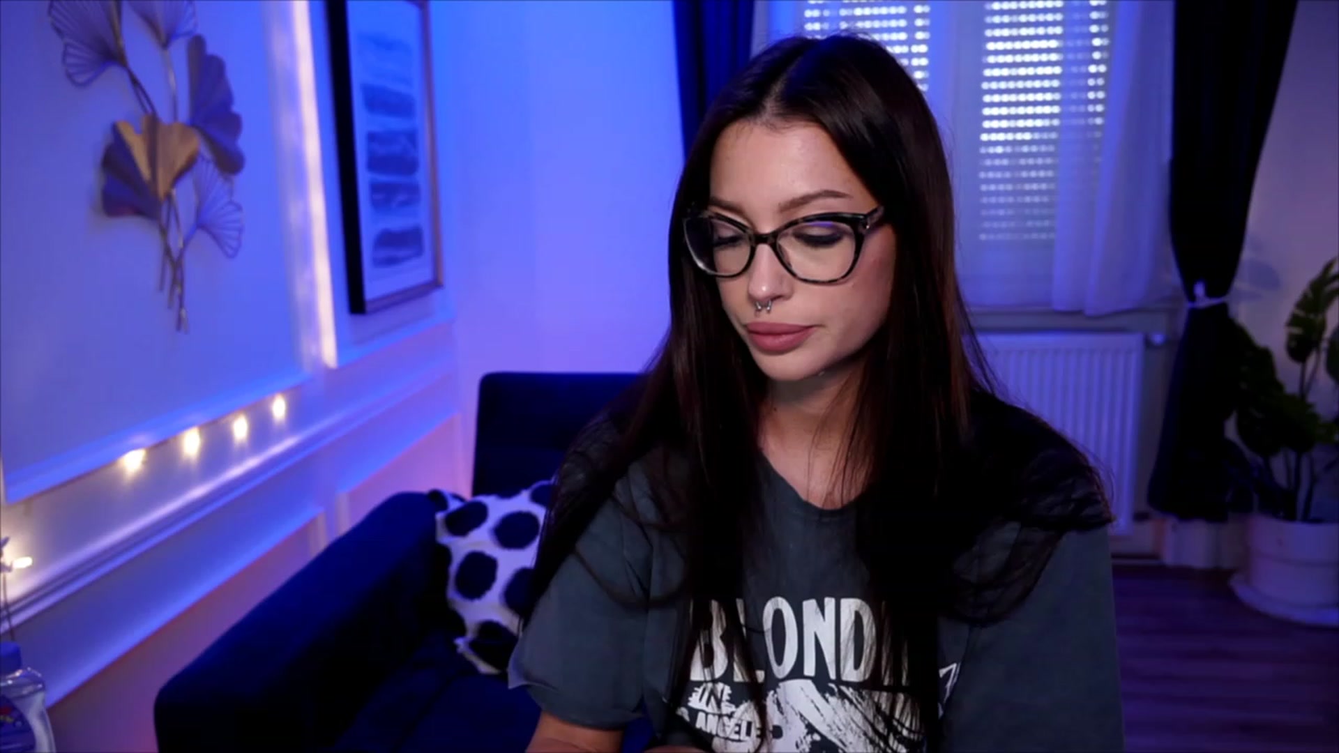 Gallery image thumbnail from blueexstacey's myfreecams stream on, 06/20/2023, 18:10 image 2 of 20