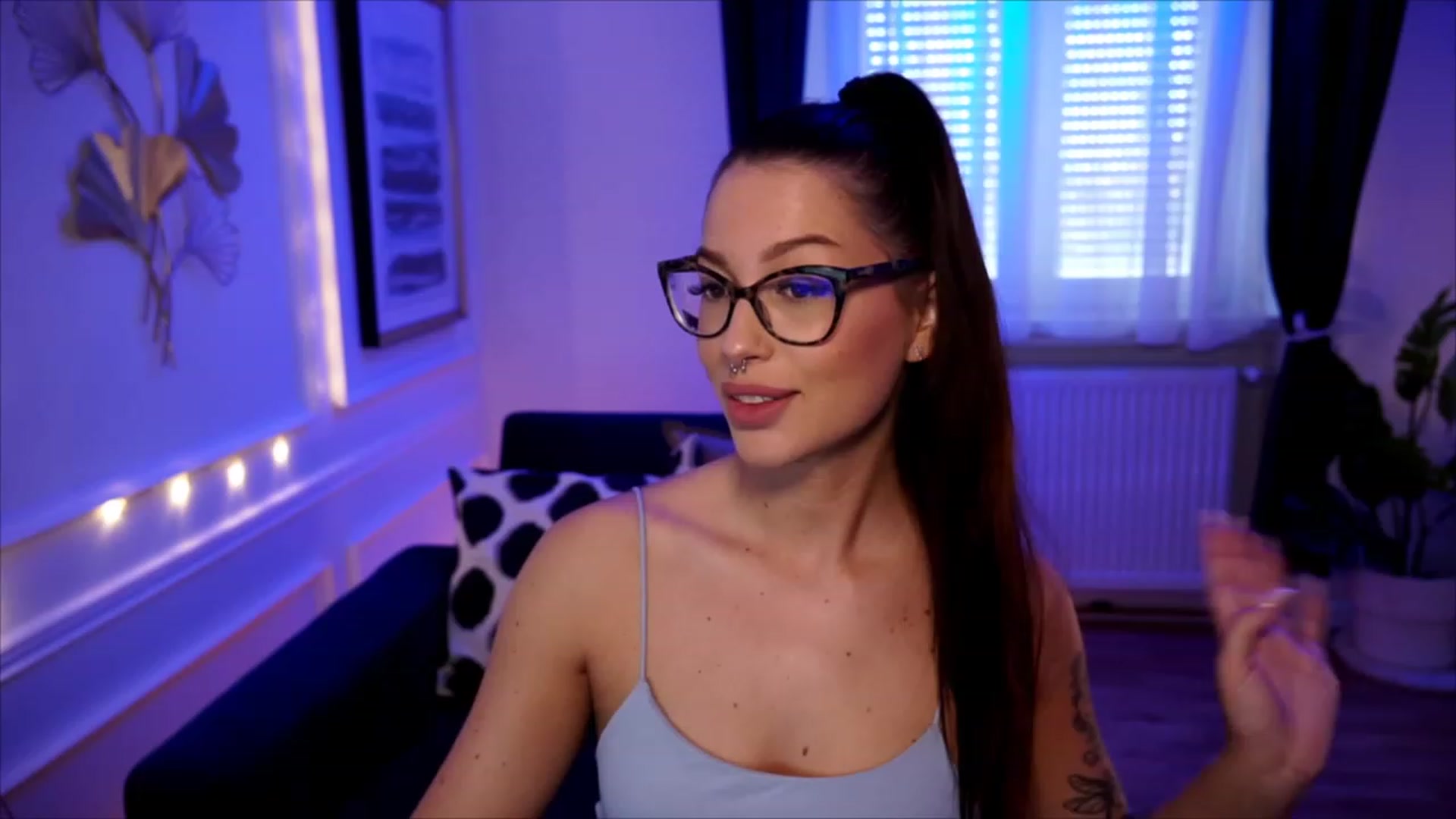 Gallery image thumbnail from blueexstacey's myfreecams stream on, 06/21/2023, 10:10 image 15 of 20