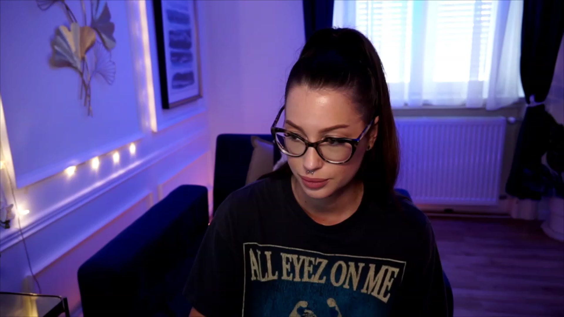 Gallery image thumbnail from blueexstacey's myfreecams stream on, 06/21/2023, 14:16 image 14 of 20