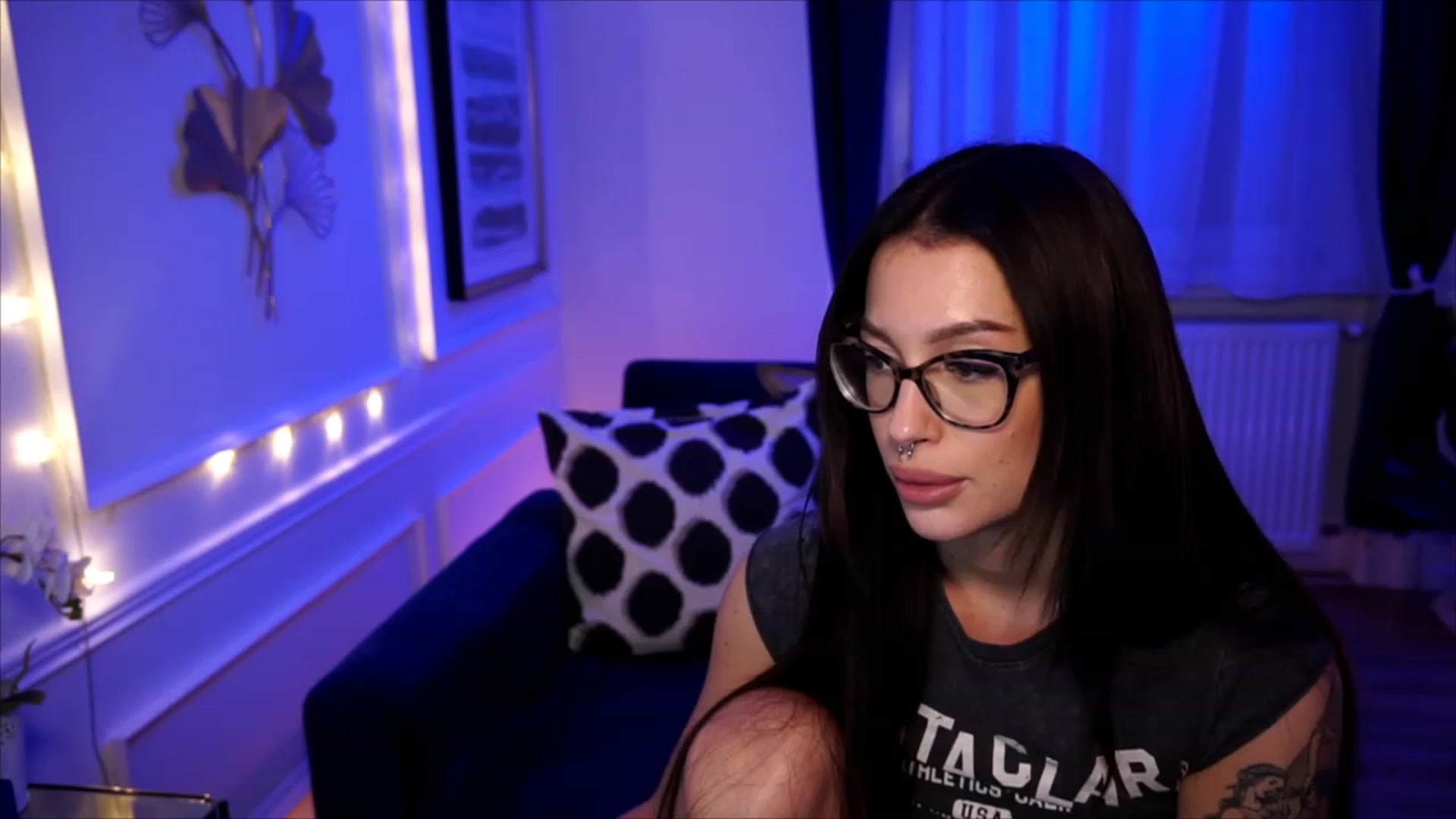 Gallery image thumbnail from blueexstacey's myfreecams stream on, 06/22/2023, 22:52 image 4 of 20
