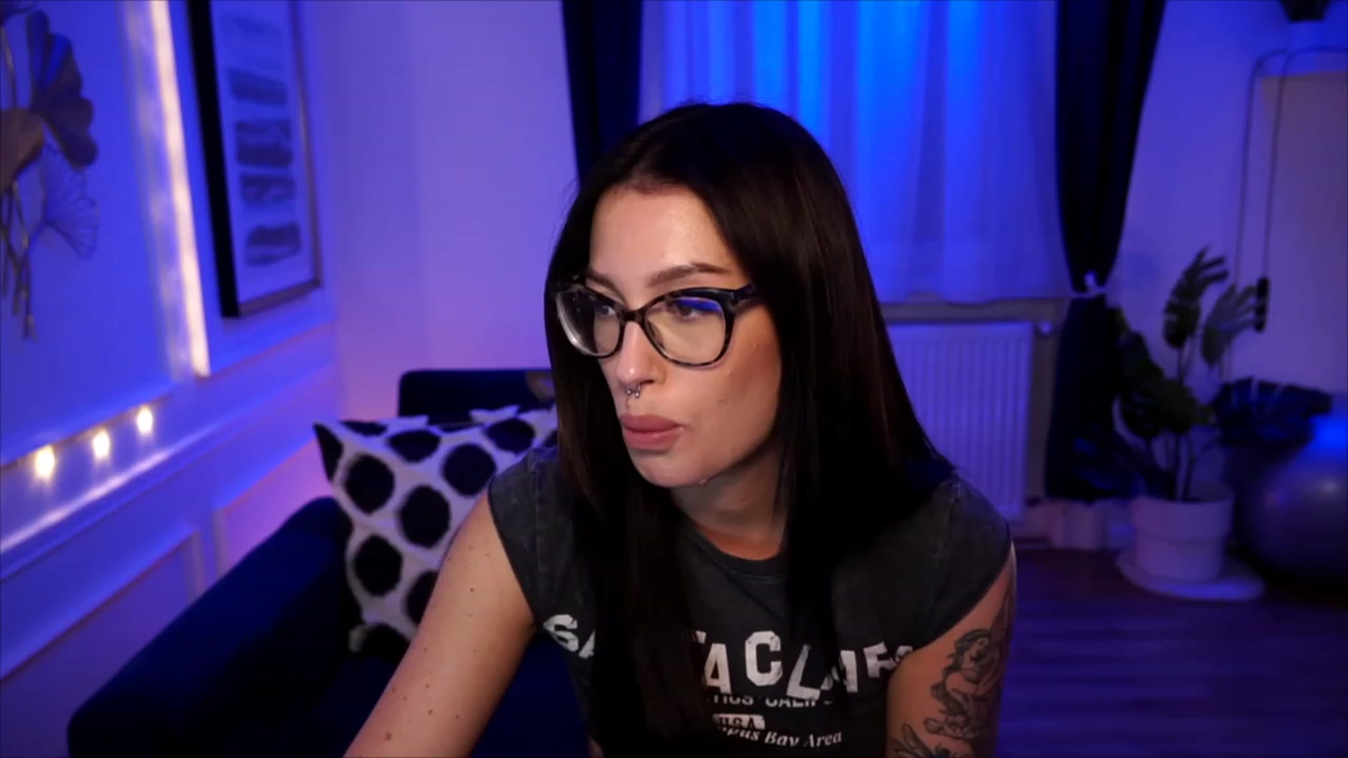Gallery image thumbnail from blueexstacey's myfreecams stream on, 06/22/2023, 22:52 image 2 of 20