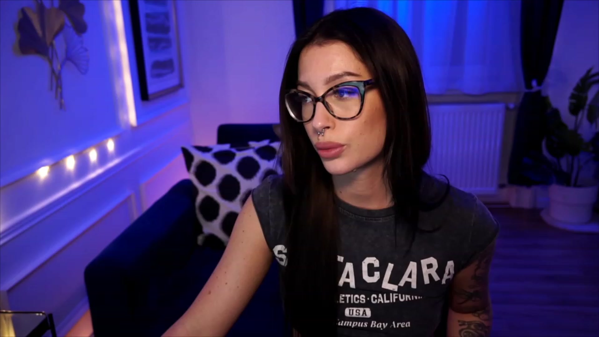 Gallery image thumbnail from blueexstacey's myfreecams stream on, 06/22/2023, 22:52 image 1 of 20