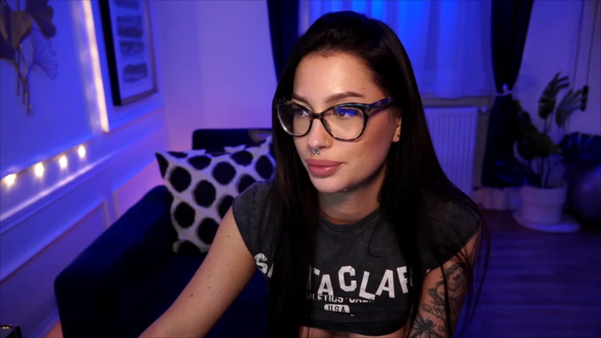 Gallery image thumbnail from blueexstacey's myfreecams stream on, 06/22/2023, 22:52 image 9 of 20