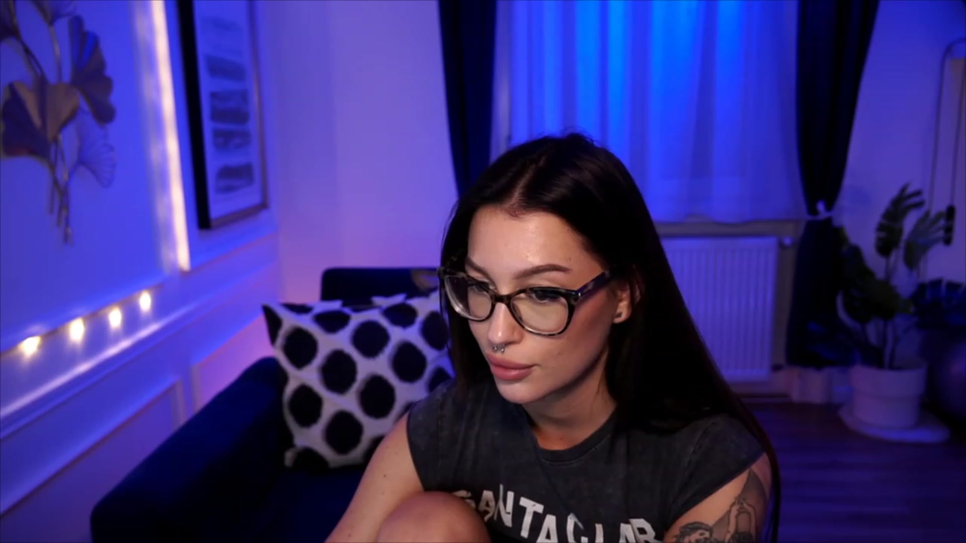 Gallery image thumbnail from blueexstacey's myfreecams stream on, 06/22/2023, 22:52 image 18 of 20
