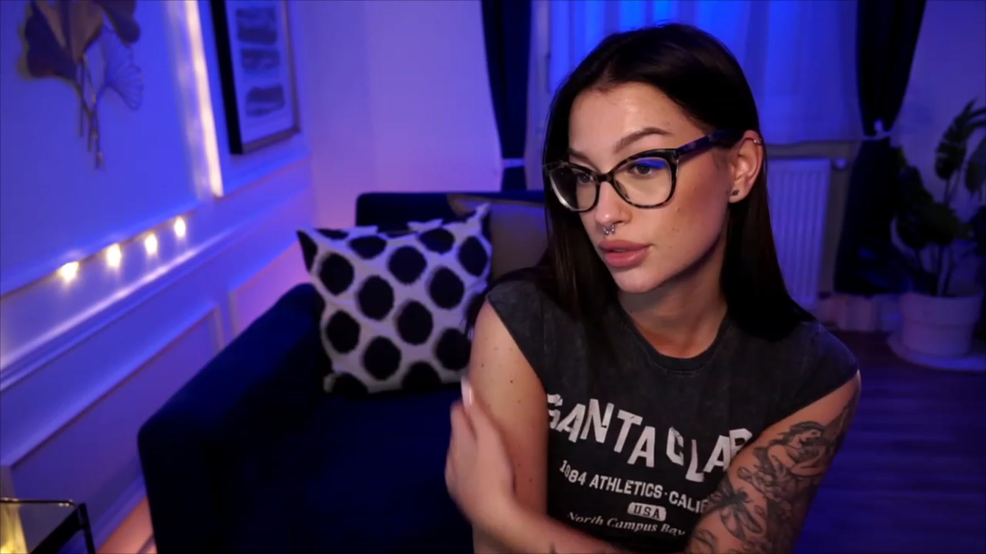 Gallery image thumbnail from blueexstacey's myfreecams stream on, 06/23/2023, 24:03 image 5 of 20