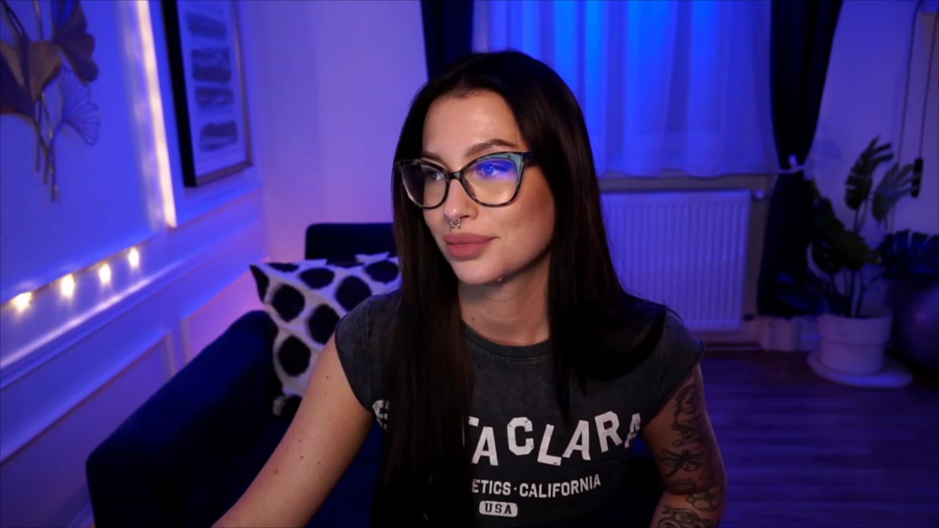 Gallery image thumbnail from blueexstacey's myfreecams stream on, 06/23/2023, 01:12 image 7 of 20