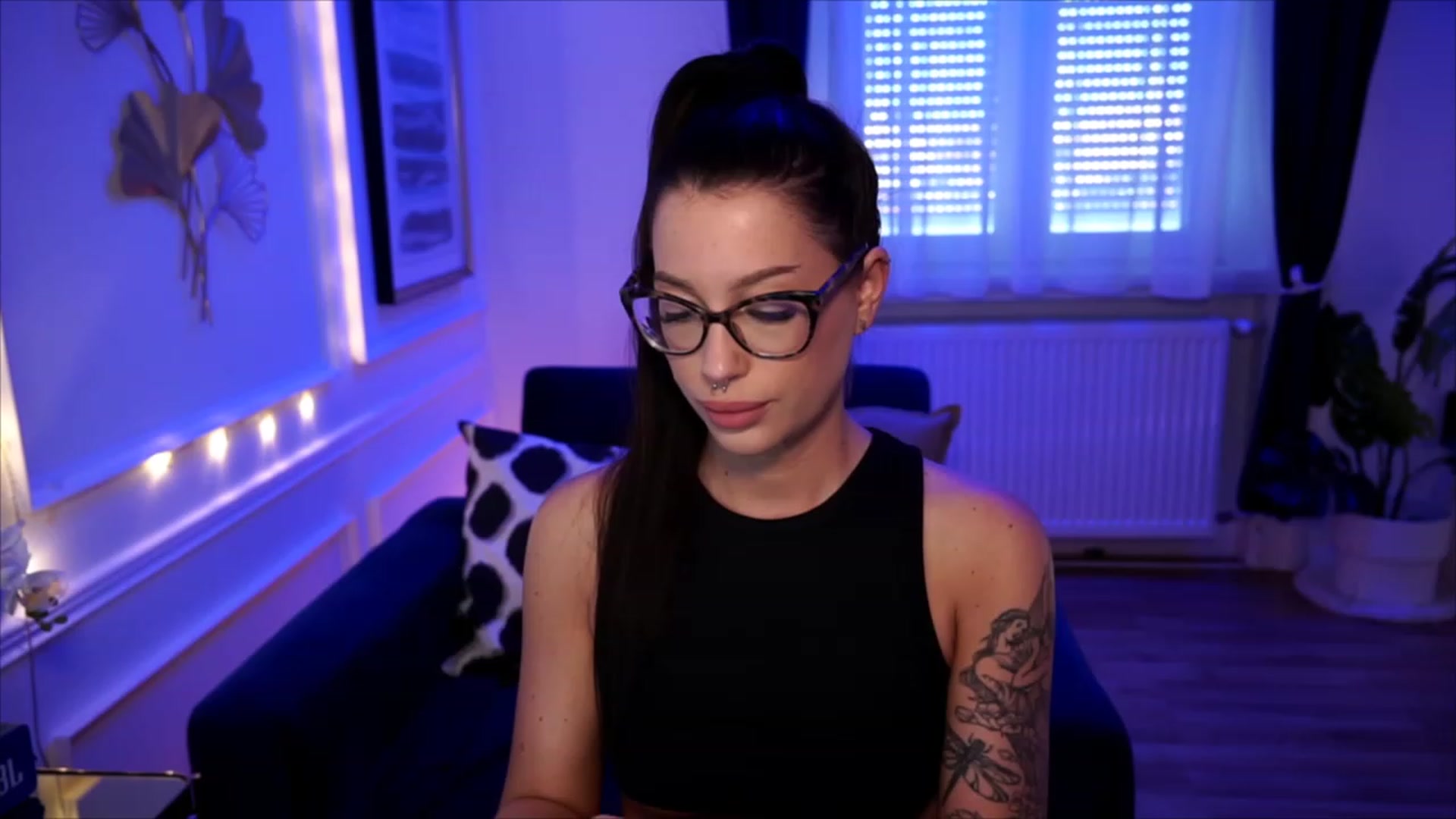 Gallery image thumbnail from blueexstacey's myfreecams stream on, 06/24/2023, 05:20 image 1 of 20