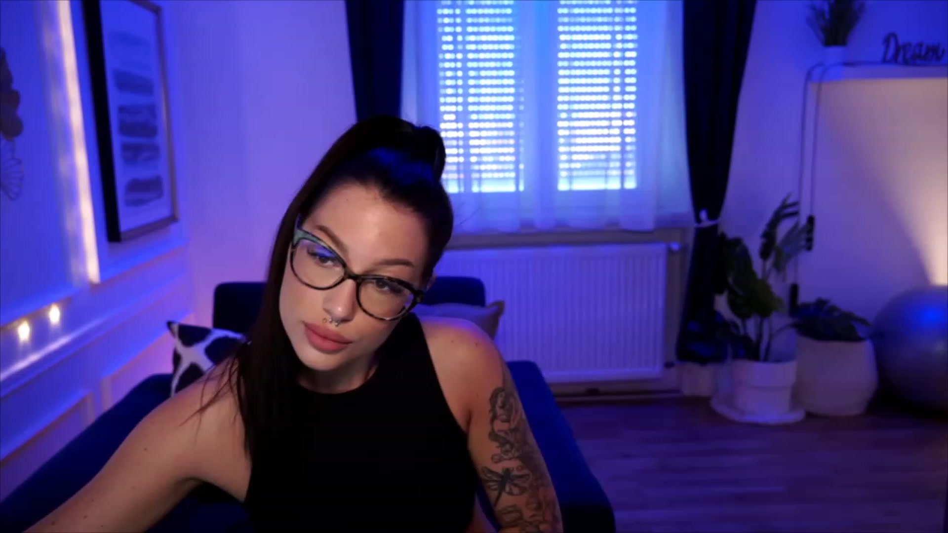 Gallery image thumbnail from blueexstacey's myfreecams stream on, 06/24/2023, 05:20 image 3 of 20