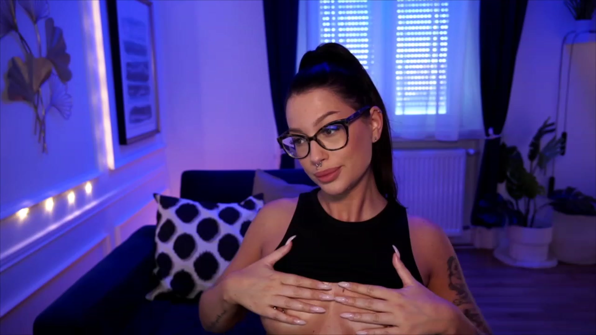 Gallery image thumbnail from blueexstacey's myfreecams stream on, 06/24/2023, 07:04 image 14 of 20