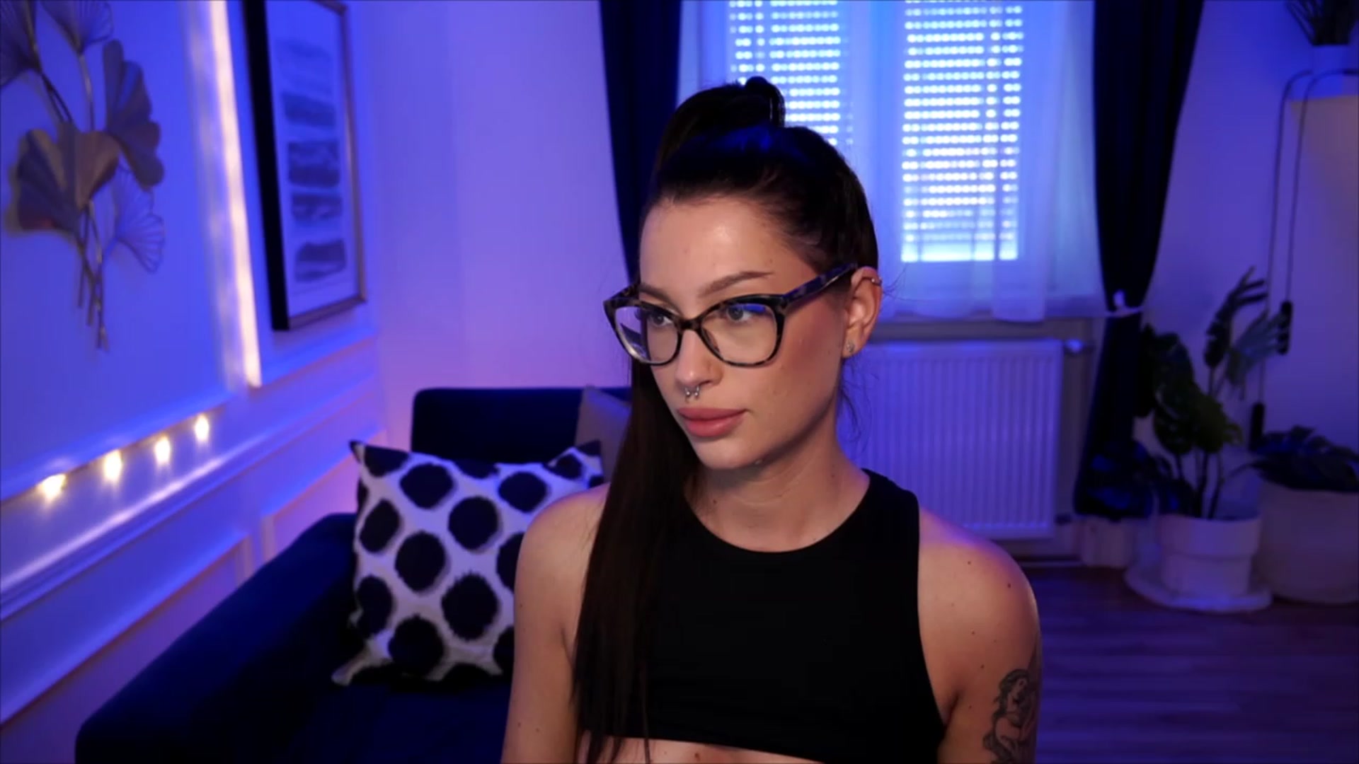 Gallery image thumbnail from blueexstacey's myfreecams stream on, 06/24/2023, 07:04 image 15 of 20