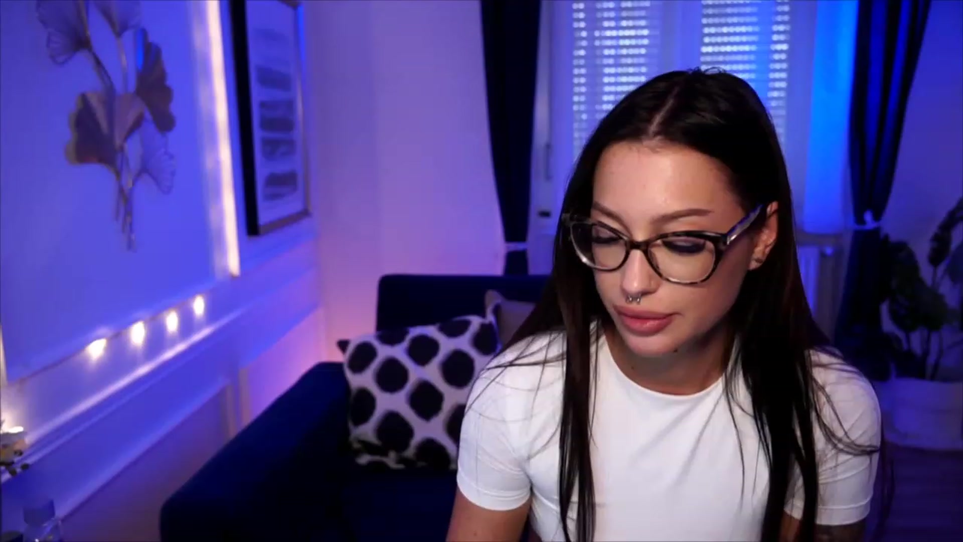 Gallery image thumbnail from blueexstacey's myfreecams stream on, 06/27/2023, 14:16 image 14 of 20