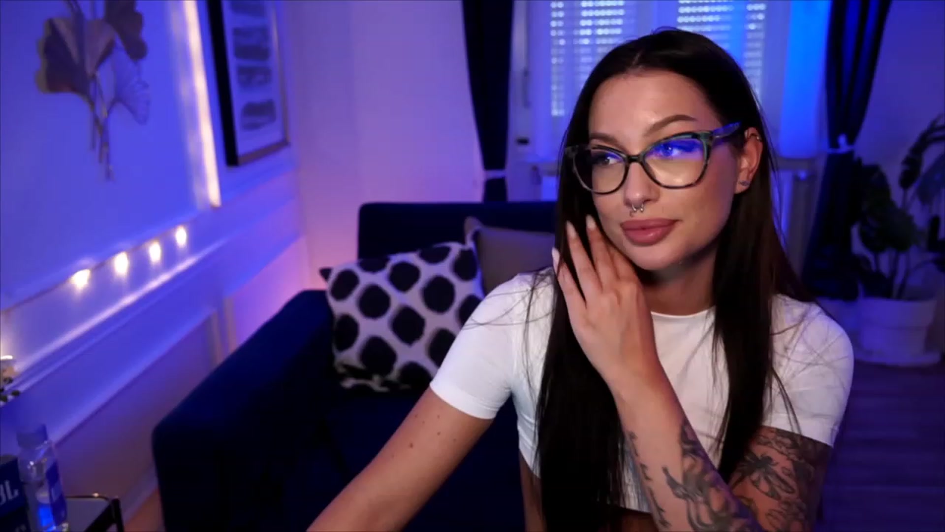 Gallery image thumbnail from blueexstacey's myfreecams stream on, 06/27/2023, 14:16 image 1 of 20