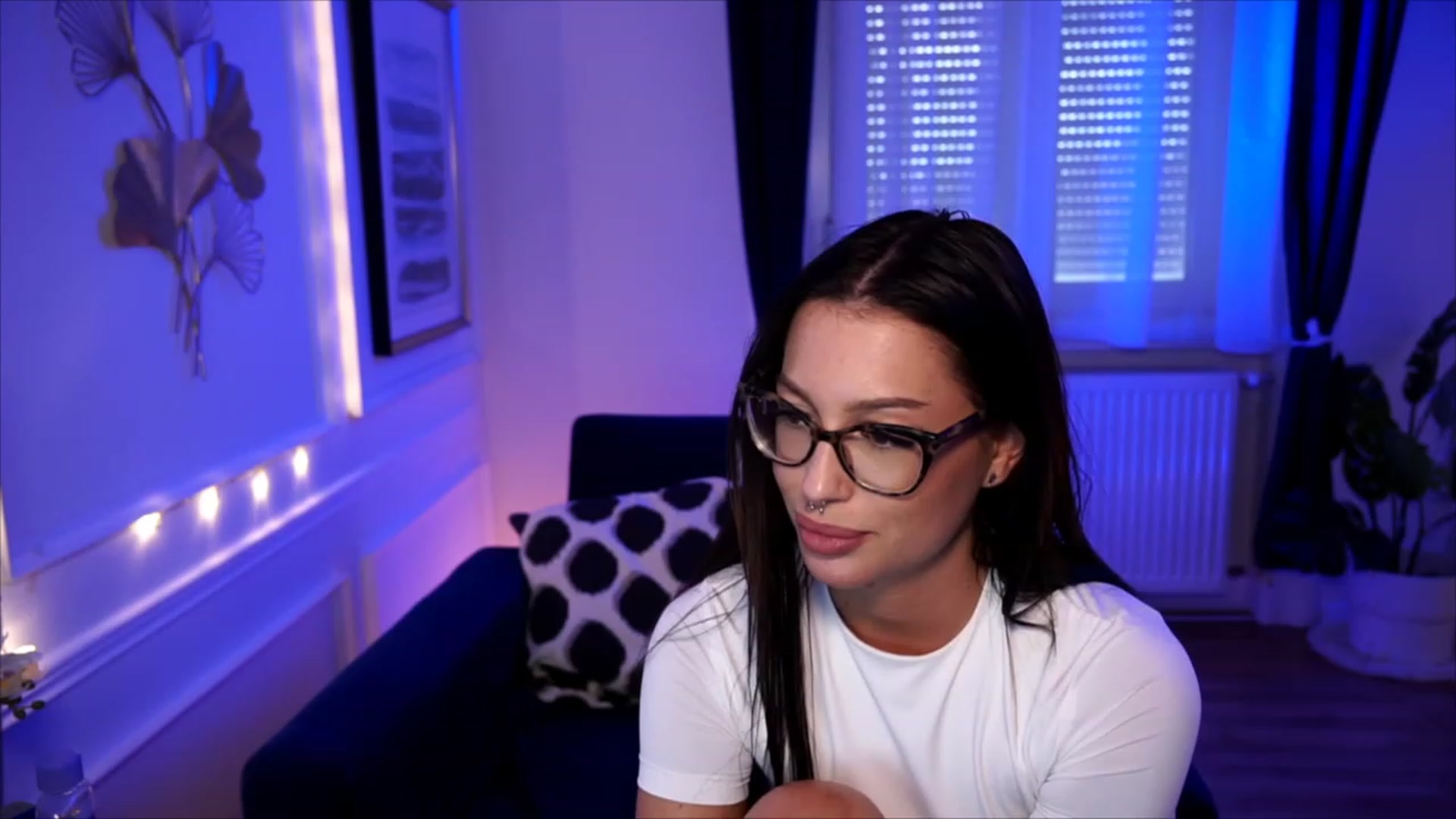 Gallery image thumbnail from blueexstacey's myfreecams stream on, 06/27/2023, 14:16 image 16 of 20