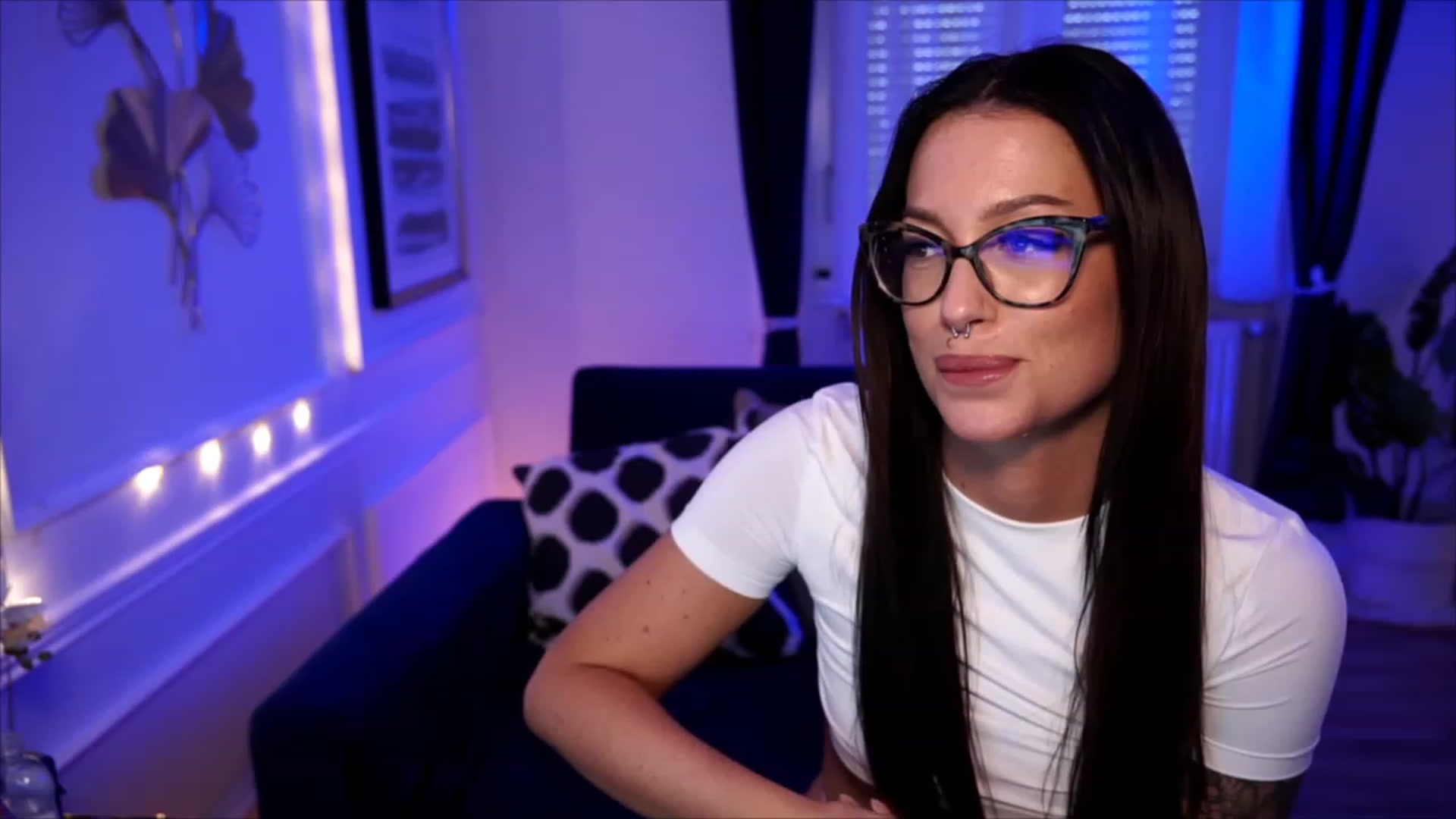 Gallery image thumbnail from blueexstacey's myfreecams stream on, 06/27/2023, 15:07 image 14 of 20
