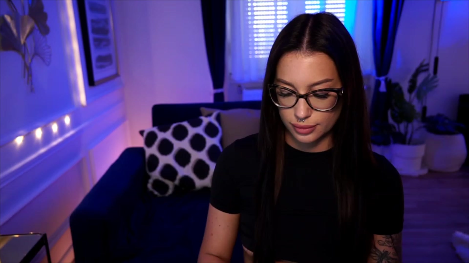 Gallery image thumbnail from blueexstacey's myfreecams stream on, 07/10/2023, 12:17 image 15 of 20