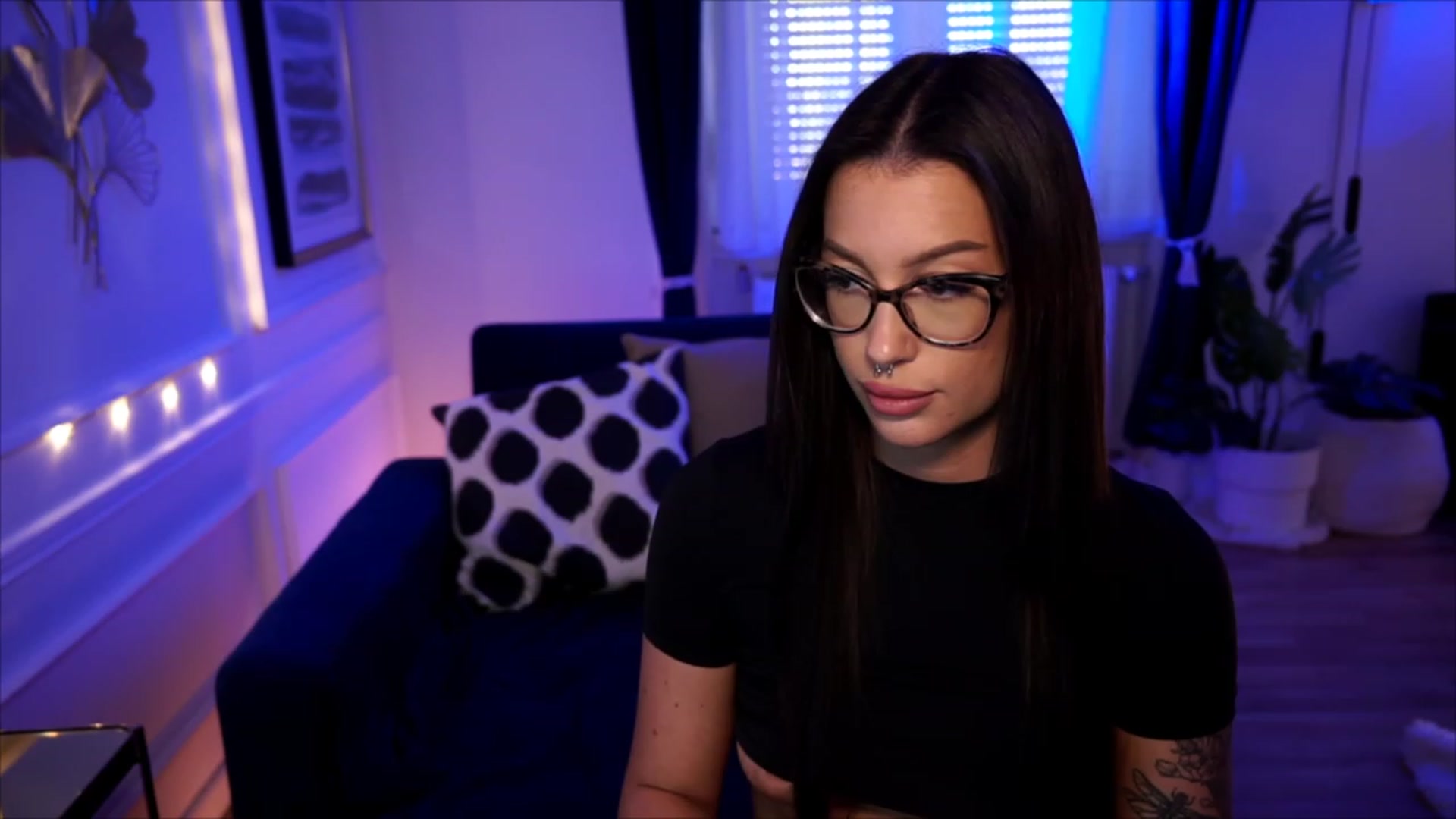 Gallery image thumbnail from blueexstacey's myfreecams stream on, 07/10/2023, 12:17 image 14 of 20