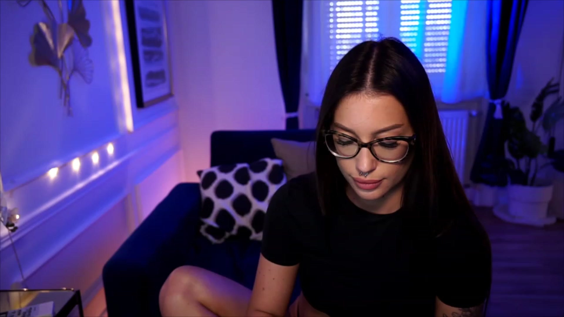 Gallery image thumbnail from blueexstacey's myfreecams stream on, 07/10/2023, 13:05 image 10 of 20