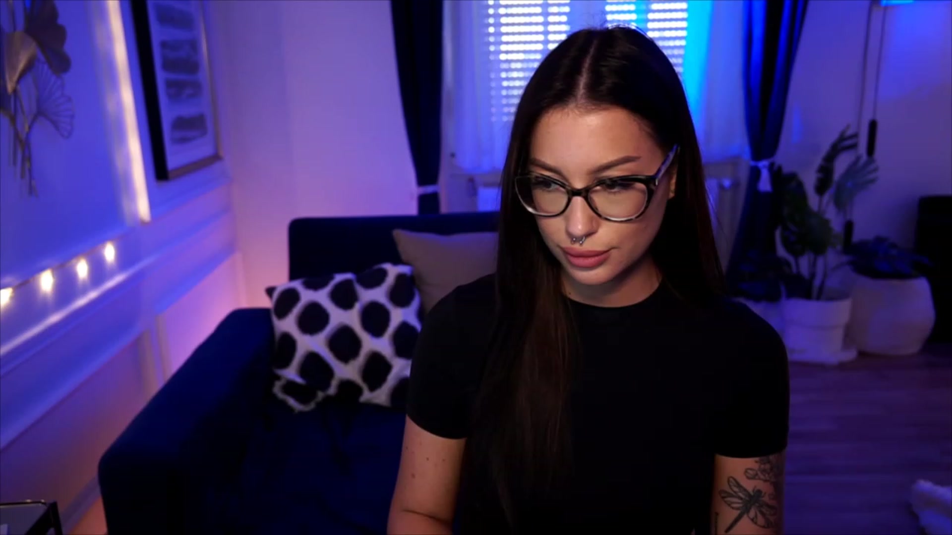 Gallery image thumbnail from blueexstacey's myfreecams stream on, 07/10/2023, 13:05 image 20 of 20