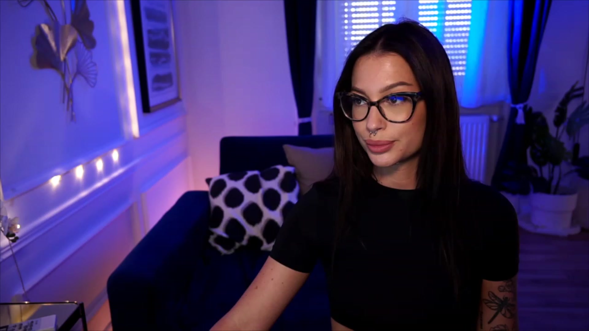 Gallery image thumbnail from blueexstacey's myfreecams stream on, 07/10/2023, 13:05 image 13 of 20