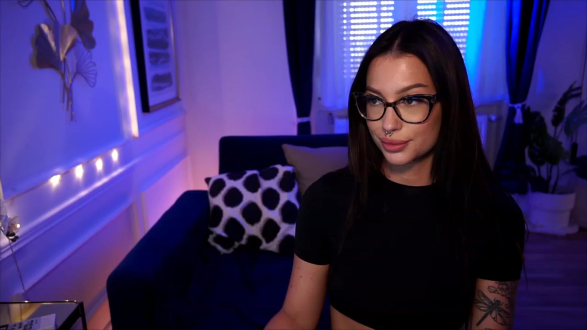 Gallery image thumbnail from blueexstacey's myfreecams stream on, 07/10/2023, 13:05 image 12 of 20