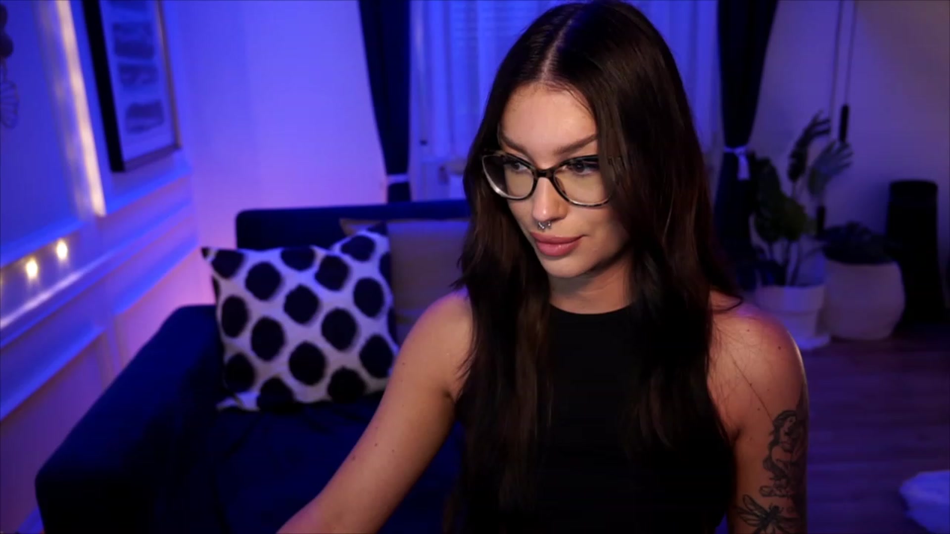 Gallery image thumbnail from blueexstacey's myfreecams stream on, 07/13/2023, 18:32 image 15 of 20