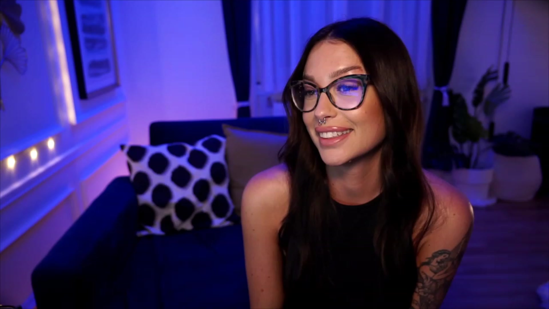 Gallery image thumbnail from blueexstacey's myfreecams stream on, 07/13/2023, 20:52 image 13 of 20