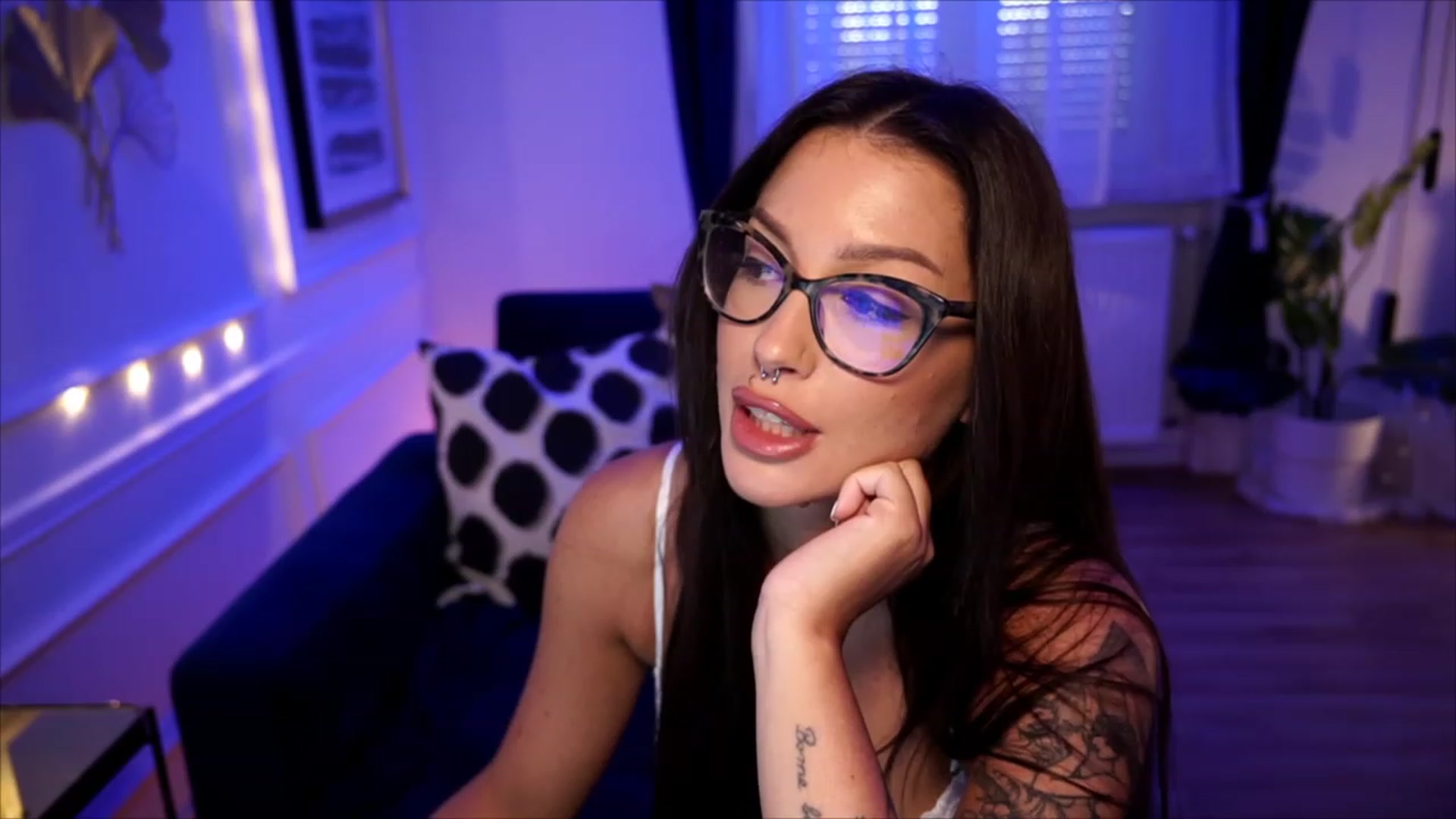 Gallery image thumbnail from blueexstacey's myfreecams stream on, 07/23/2023, 18:04 image 11 of 20