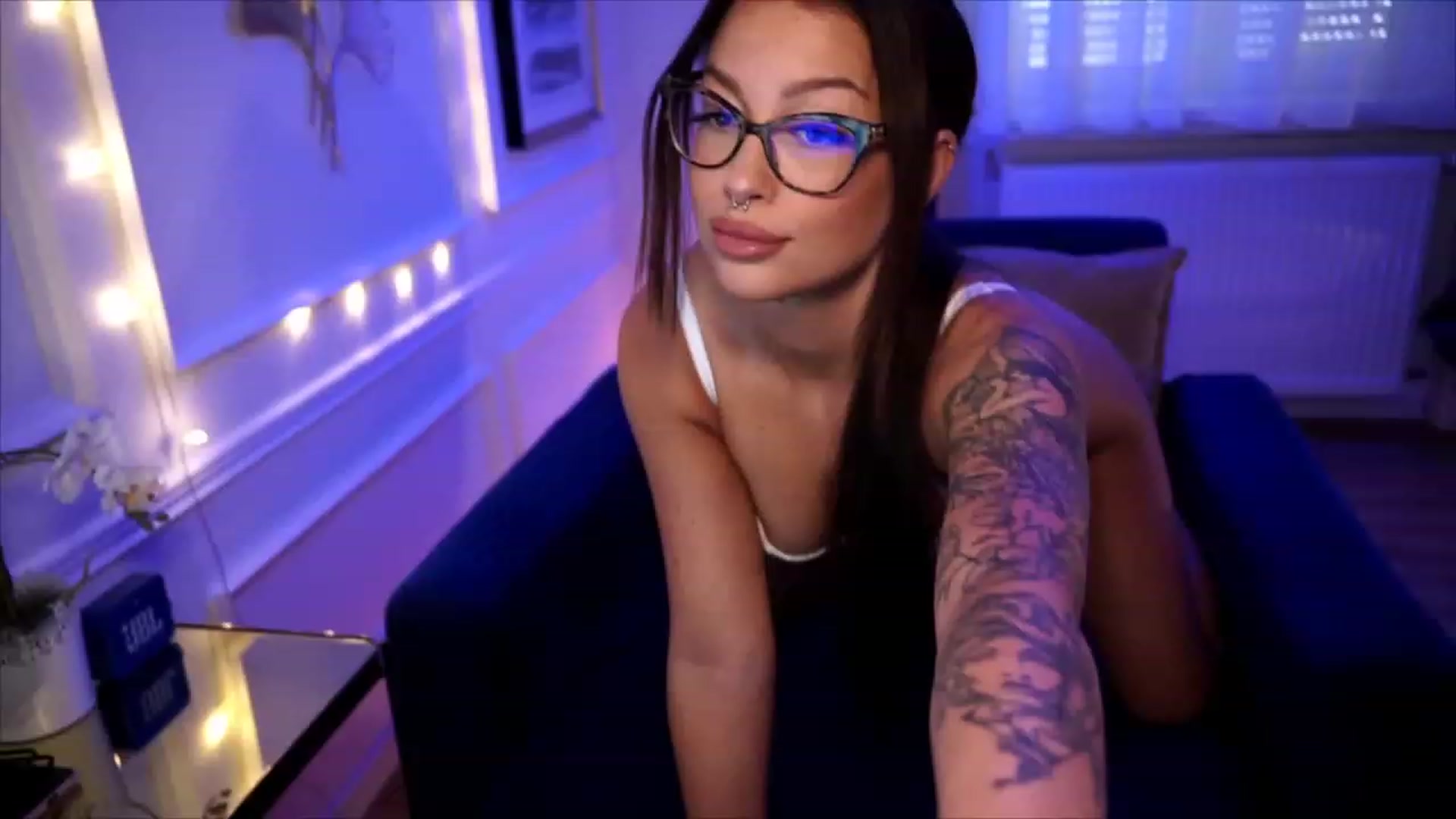 Gallery image thumbnail from blueexstacey's myfreecams stream on, 07/27/2023, 15:54 image 8 of 20