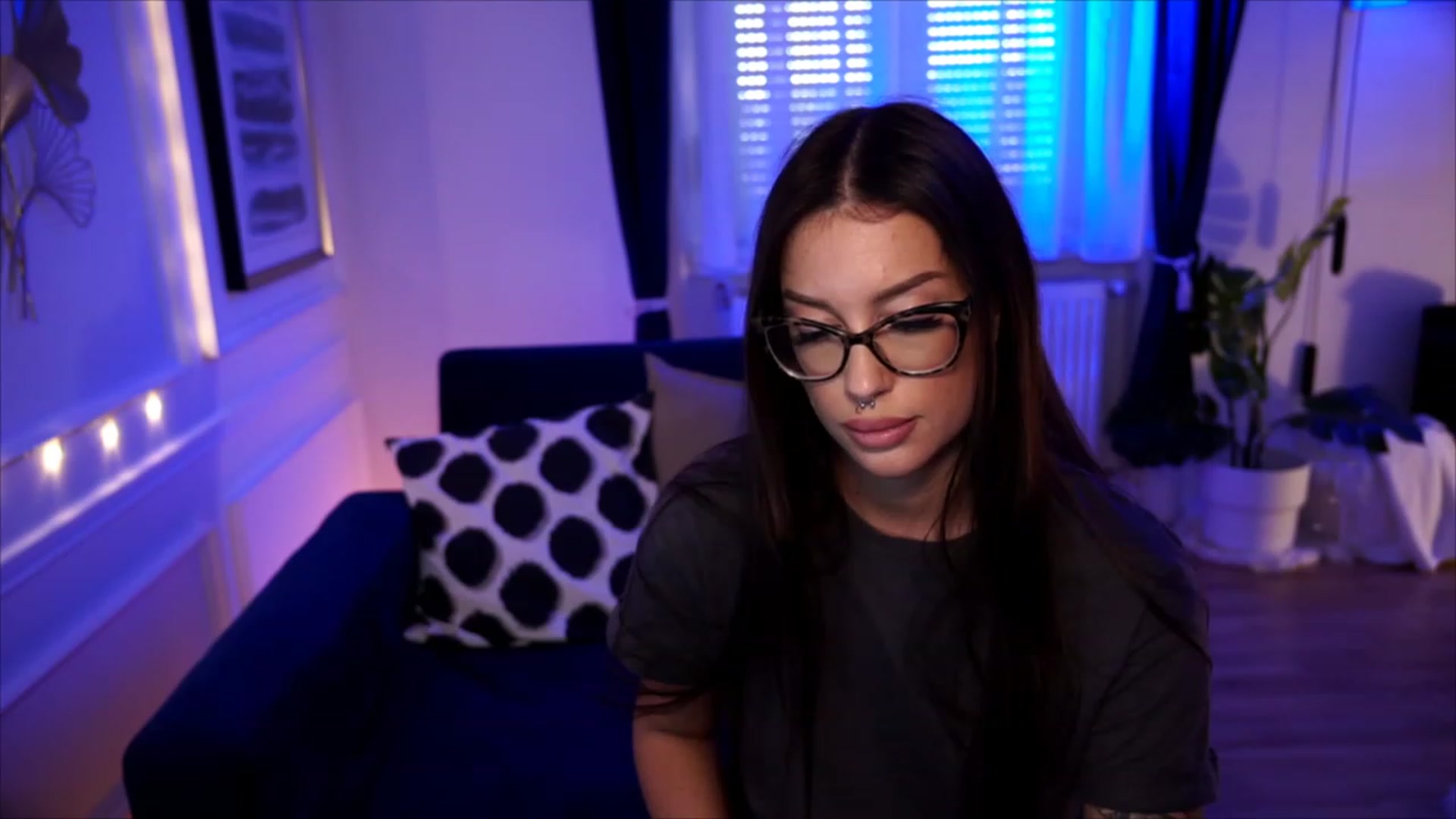 Gallery image thumbnail from blueexstacey's myfreecams stream on, 07/29/2023, 15:00 image 8 of 20