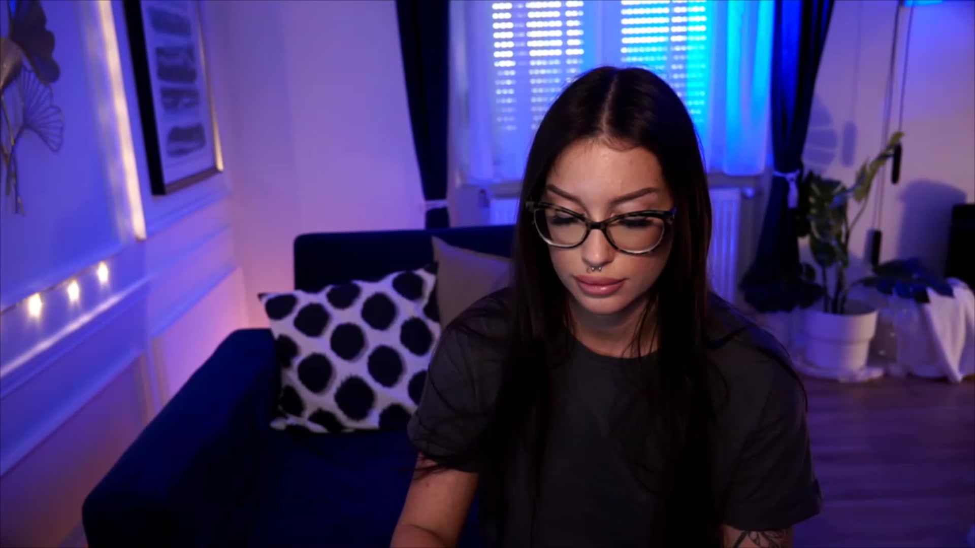 Gallery image thumbnail from blueexstacey's myfreecams stream on, 07/29/2023, 15:00 image 7 of 20