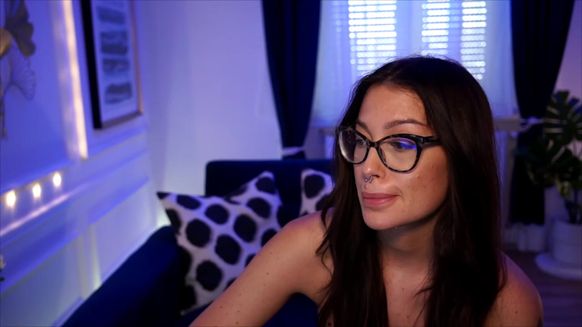 Gallery image thumbnail from blueexstacey's myfreecams stream on, 08/10/2023, 13:52 image 18 of 20
