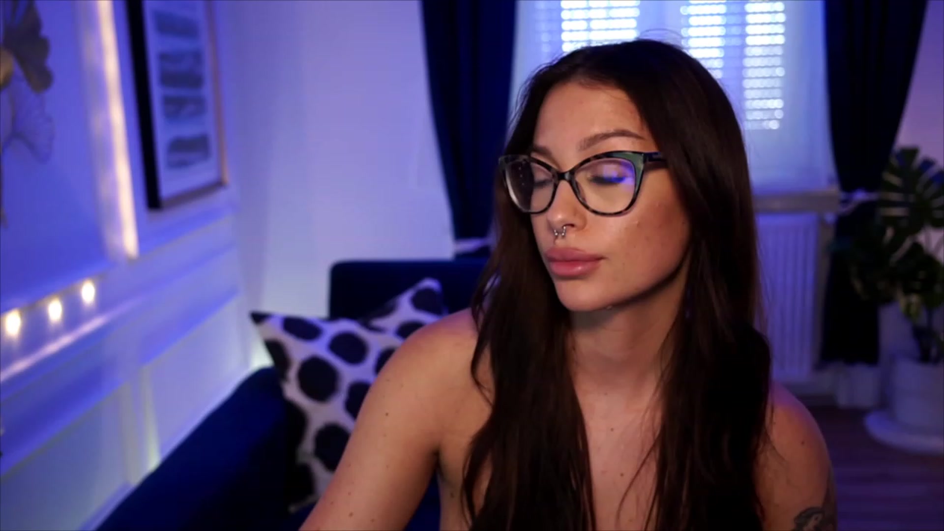 Gallery image thumbnail from blueexstacey's myfreecams stream on, 08/10/2023, 13:52 image 15 of 20