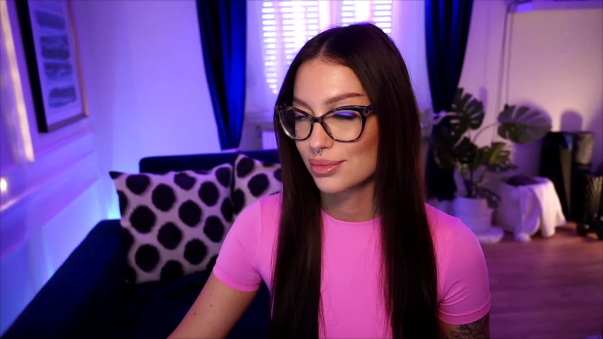 Gallery image thumbnail from blueexstacey's myfreecams stream on, 08/14/2023, 12:04 image 16 of 20