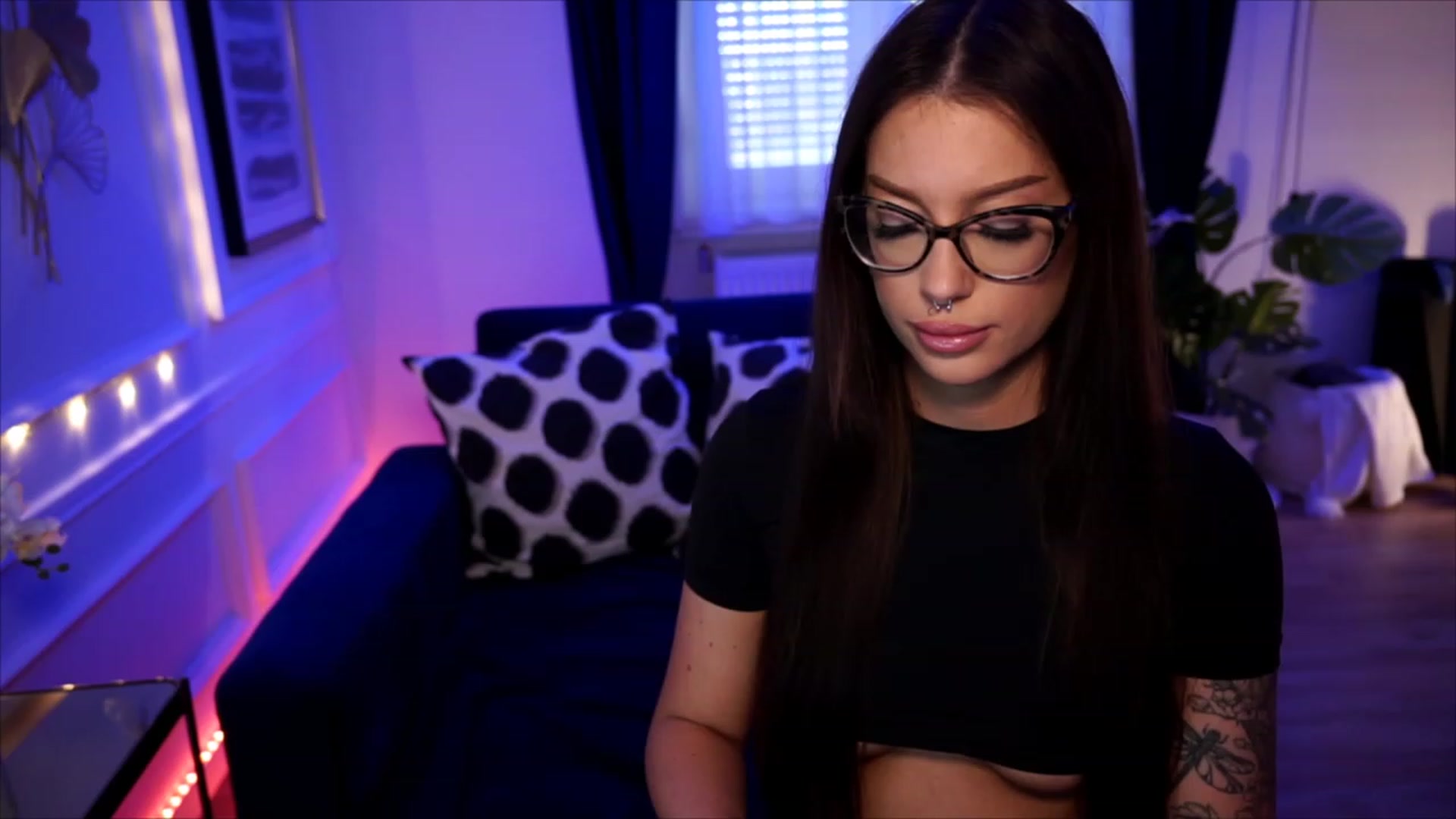 Gallery image thumbnail from blueexstacey's myfreecams stream on, 08/18/2023, 10:38 image 2 of 20