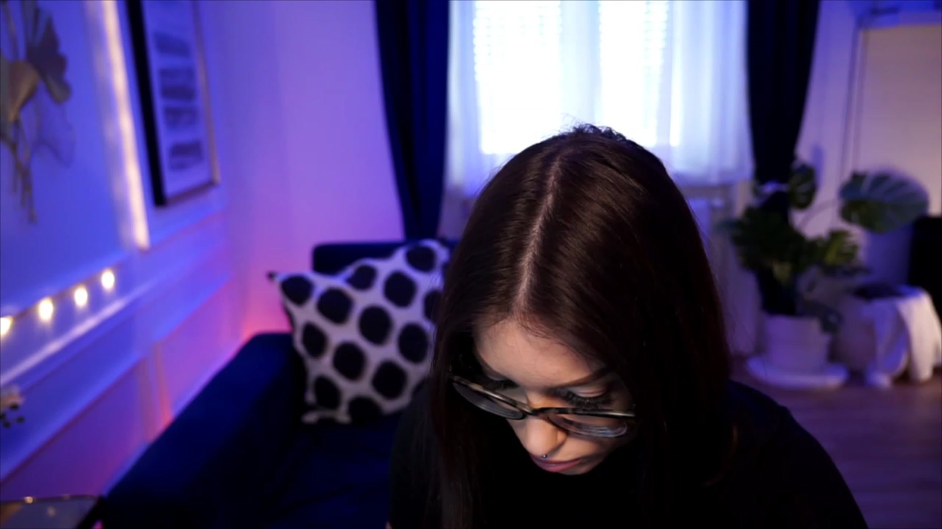 Gallery image thumbnail from blueexstacey's myfreecams stream on, 08/18/2023, 12:21 image 5 of 20