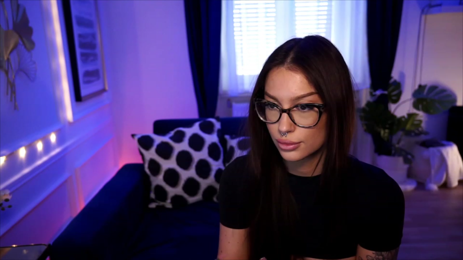 Gallery image thumbnail from blueexstacey's myfreecams stream on, 08/18/2023, 12:21 image 2 of 20