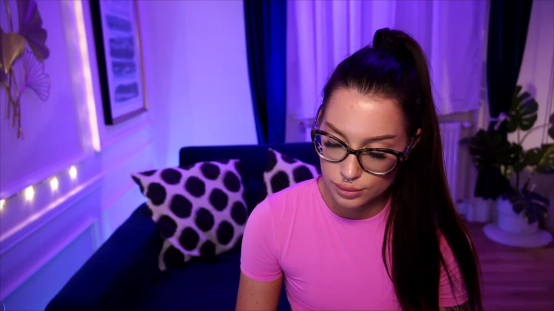 Gallery image thumbnail from blueexstacey's myfreecams stream on, 08/27/2023, 21:10 image 14 of 20