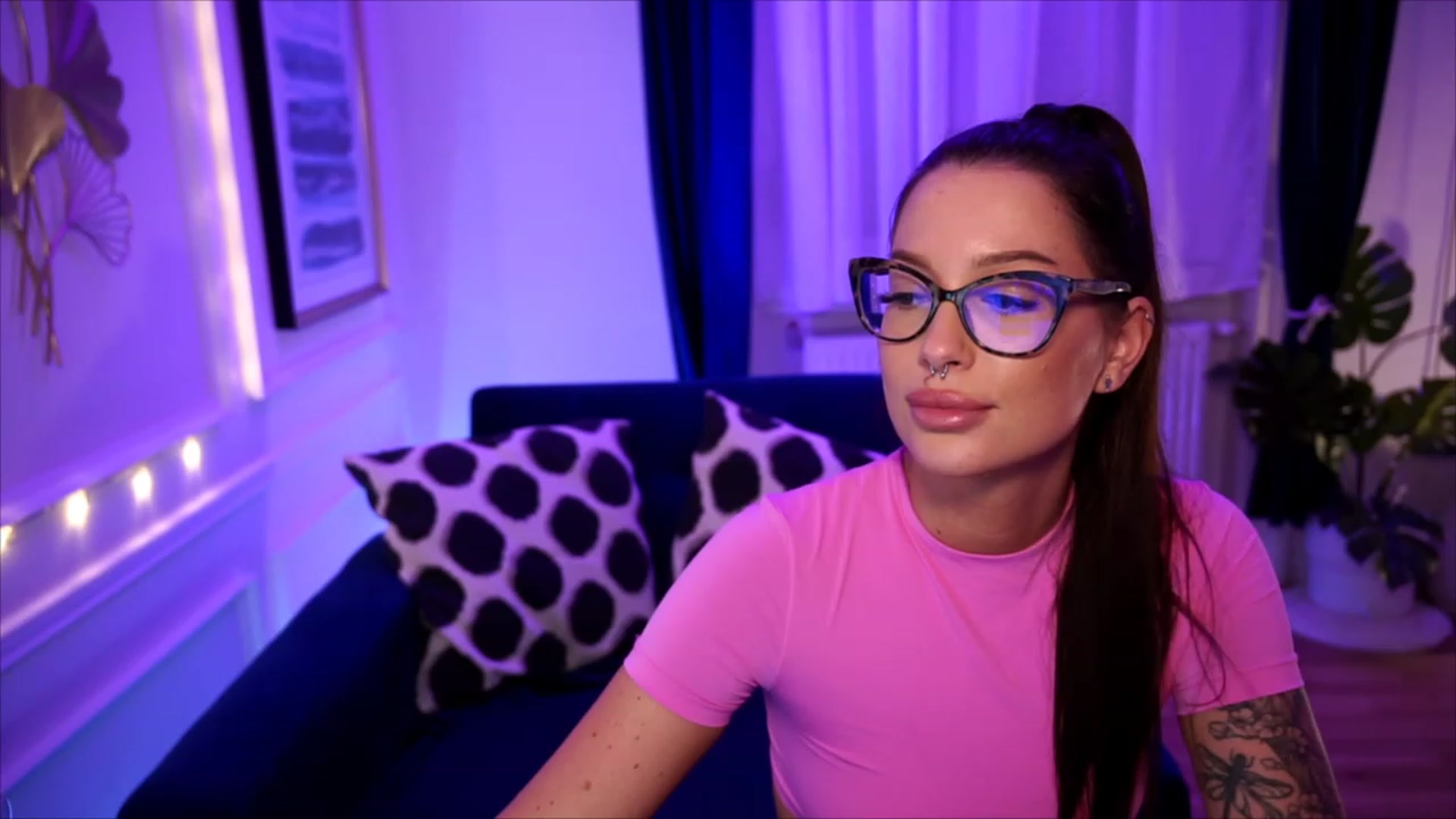 Gallery image thumbnail from blueexstacey's myfreecams stream on, 08/27/2023, 21:10 image 18 of 20