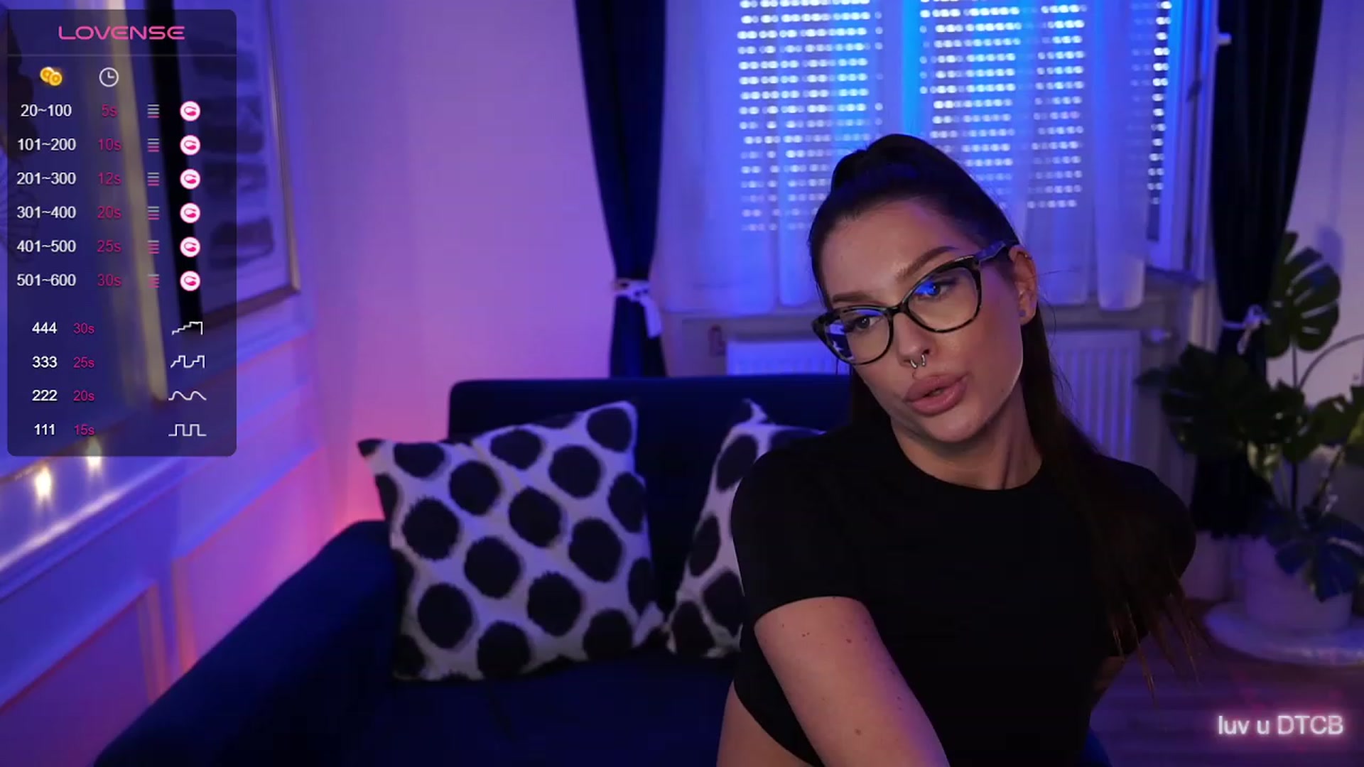 Gallery image thumbnail from blueexstacey's myfreecams stream on, 08/30/2023, 15:03 image 18 of 20