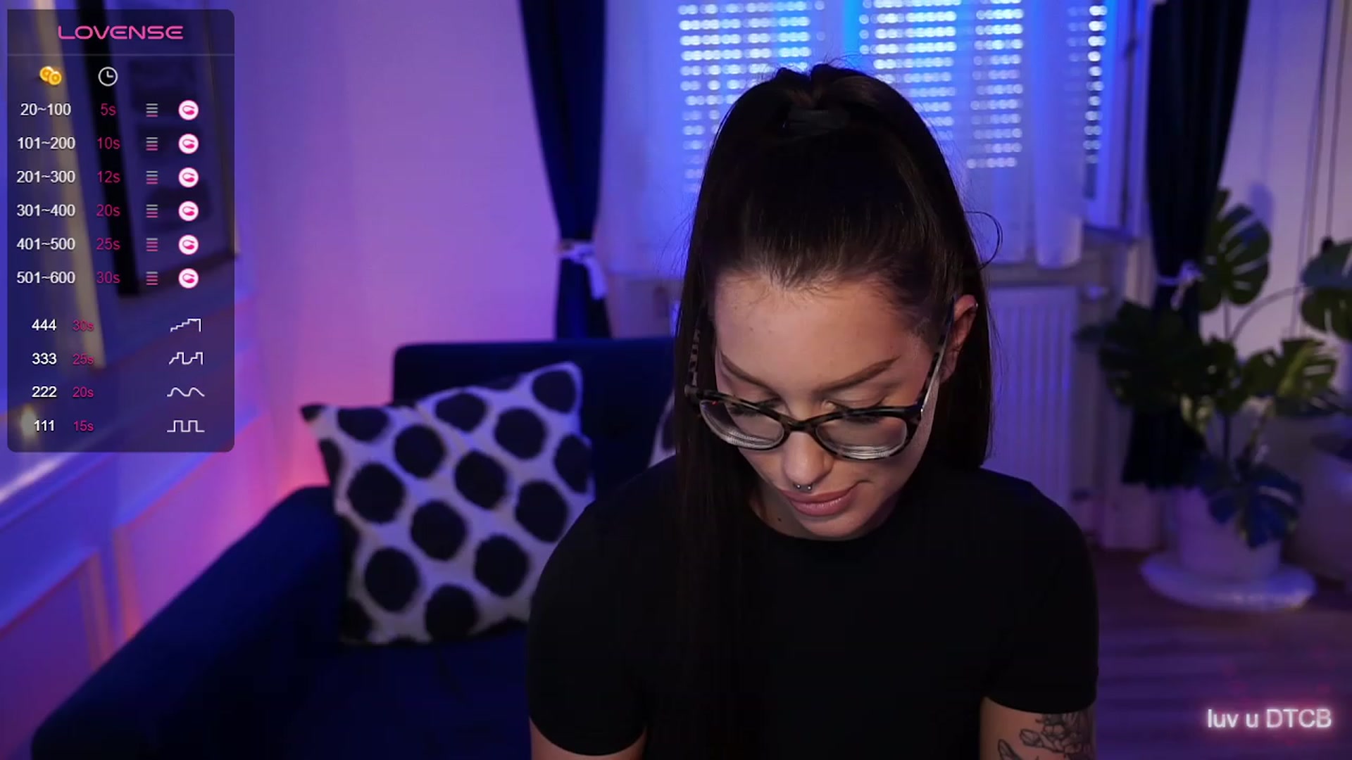 Gallery image thumbnail from blueexstacey's myfreecams stream on, 08/30/2023, 15:03 image 12 of 20