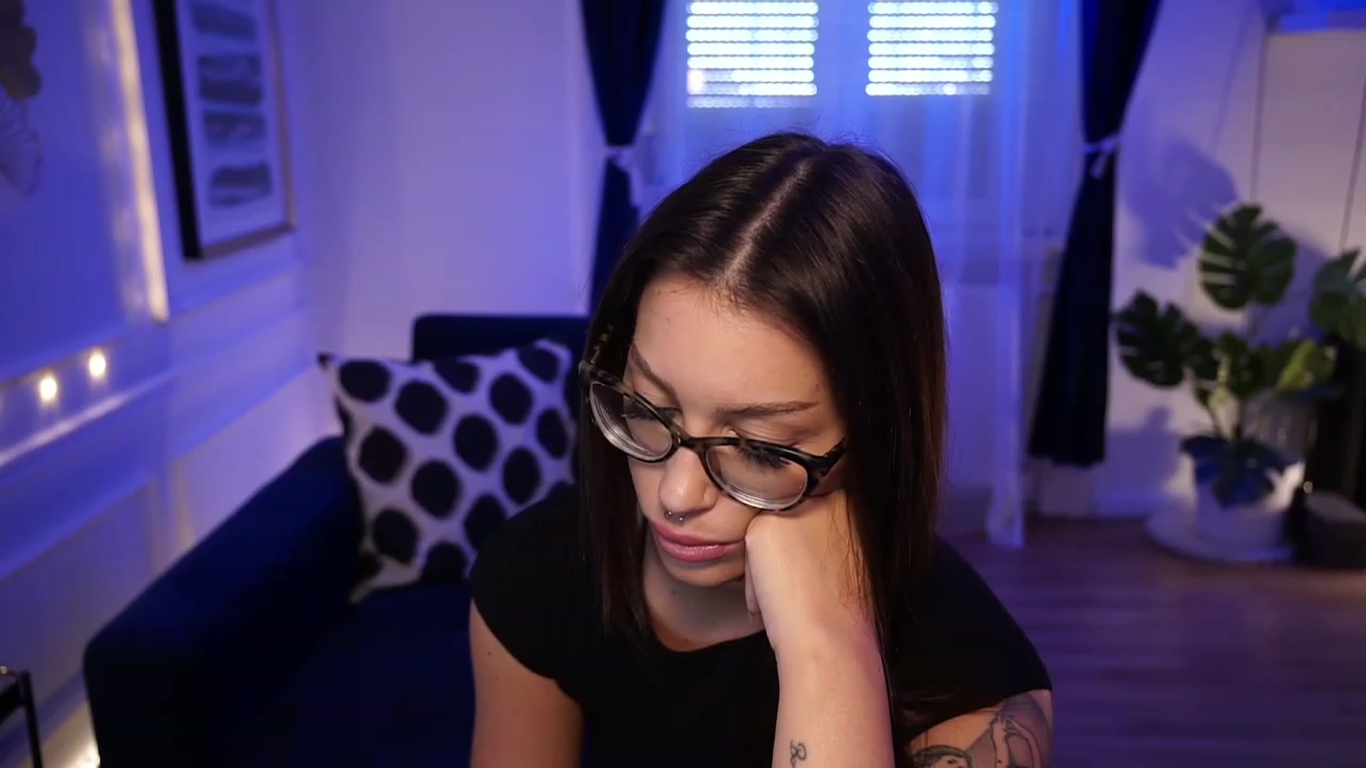 Gallery image thumbnail from blueexstacey's myfreecams stream on, 09/20/2023, 13:52 image 6 of 20
