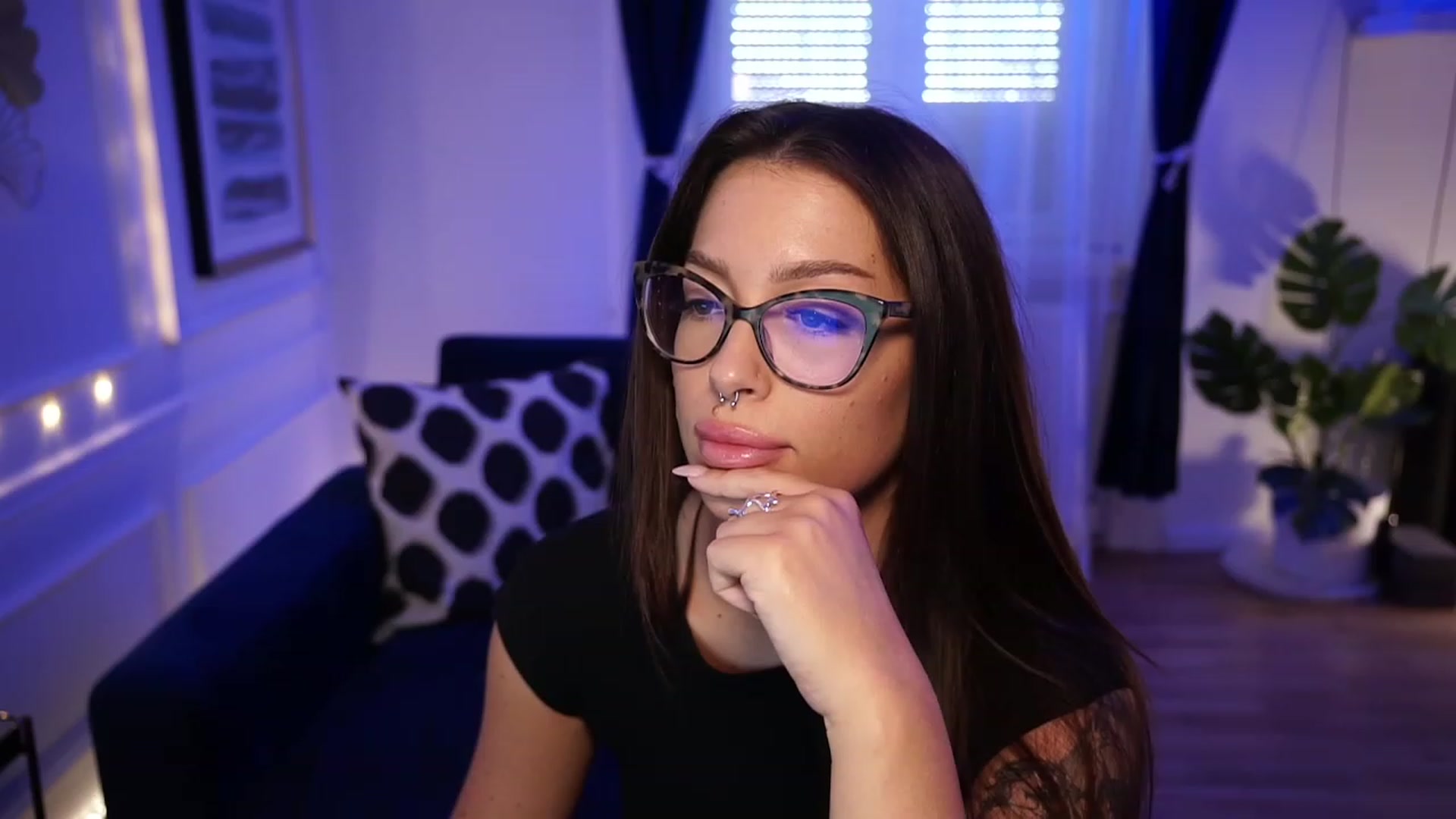 Gallery image thumbnail from blueexstacey's myfreecams stream on, 09/20/2023, 13:52 image 8 of 20
