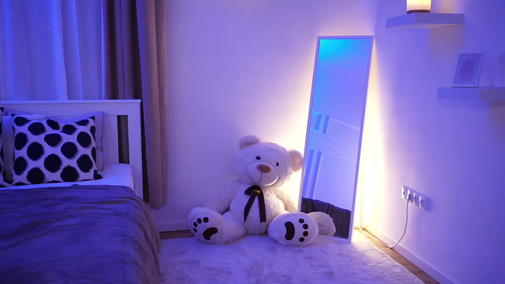 Gallery image thumbnail from blueexstacey's myfreecams stream on, 09/26/2023, 21:42 image 10 of 20