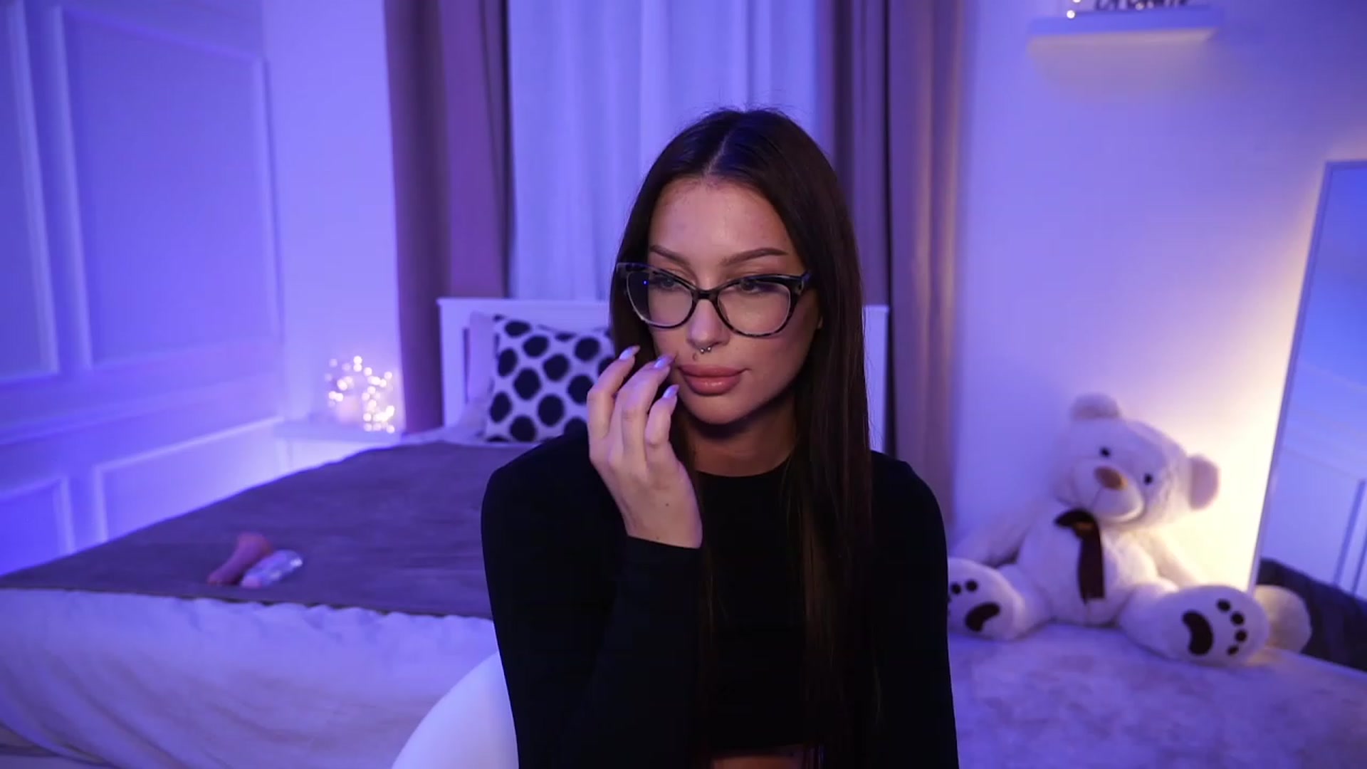 Gallery image thumbnail from blueexstacey's myfreecams stream on, 10/02/2023, 19:00 image 16 of 20