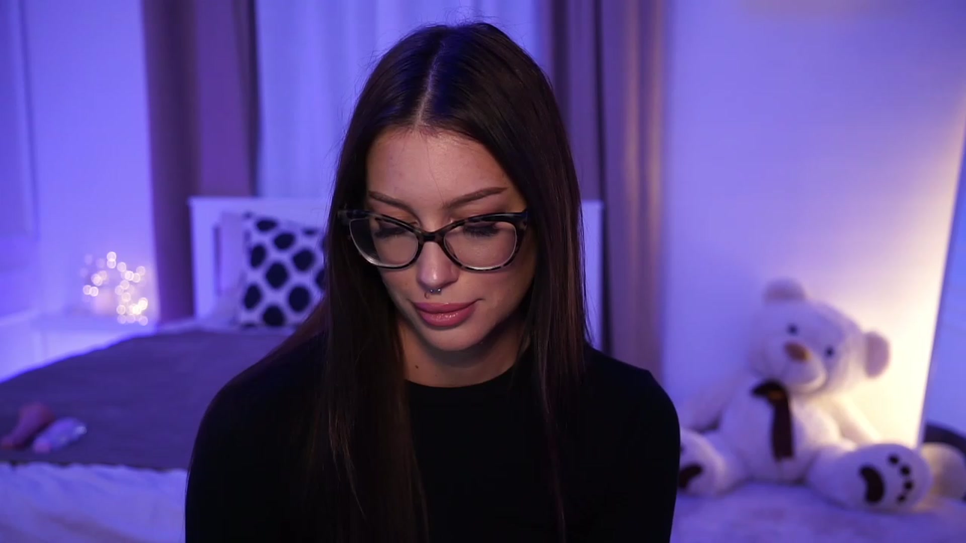 Gallery image thumbnail from blueexstacey's myfreecams stream on, 10/02/2023, 19:00 image 1 of 20
