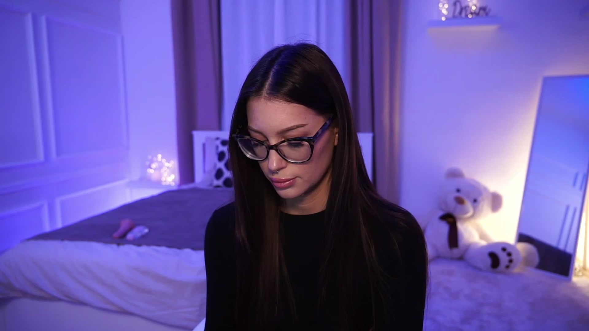 Gallery image thumbnail from blueexstacey's myfreecams stream on, 10/02/2023, 19:00 image 2 of 20