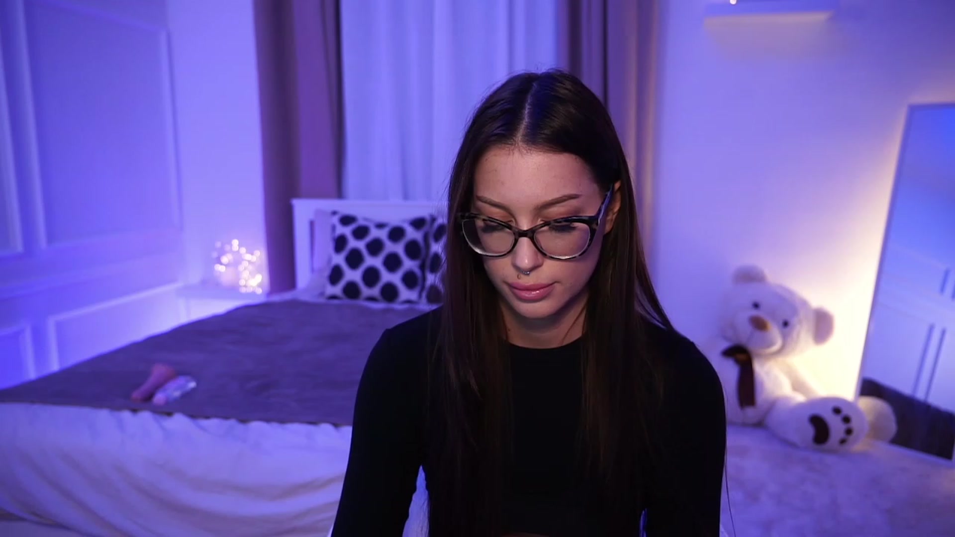 Gallery image thumbnail from blueexstacey's myfreecams stream on, 10/02/2023, 21:39 image 12 of 20